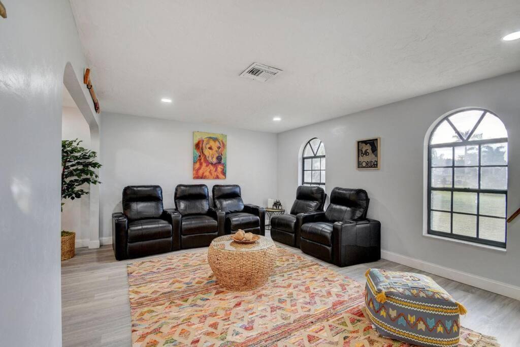 Ananda Farmhouse And Retreat. Lake Worth Beach Exterior foto