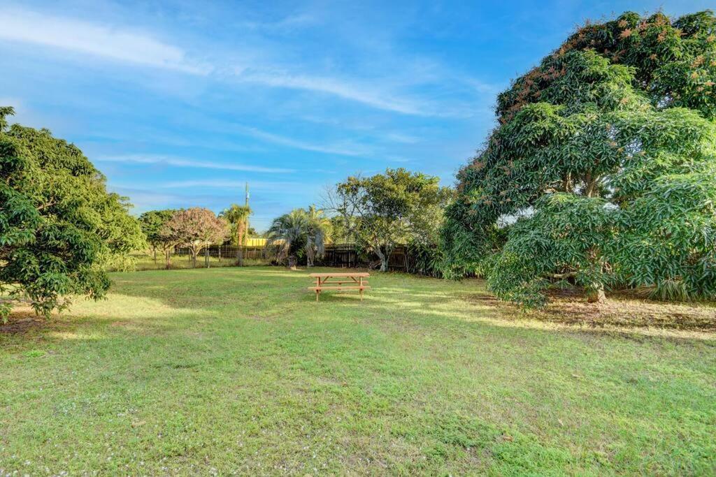 Ananda Farmhouse And Retreat. Lake Worth Beach Exterior foto