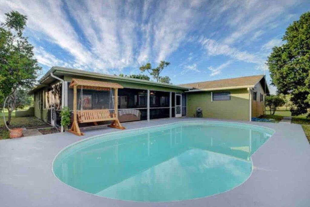 Ananda Farmhouse And Retreat. Lake Worth Beach Exterior foto