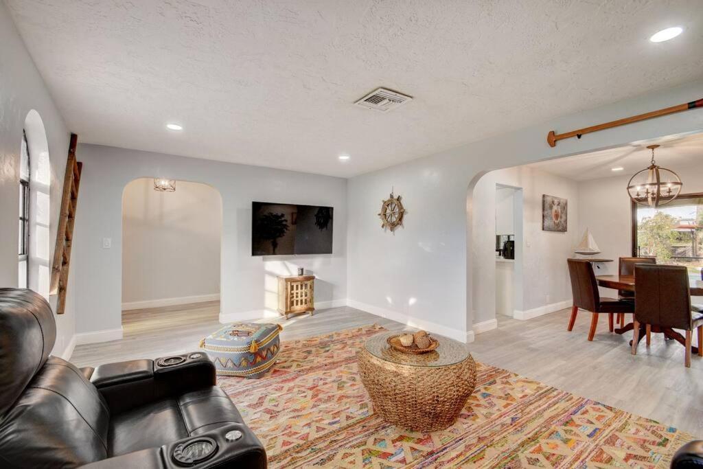 Ananda Farmhouse And Retreat. Lake Worth Beach Exterior foto